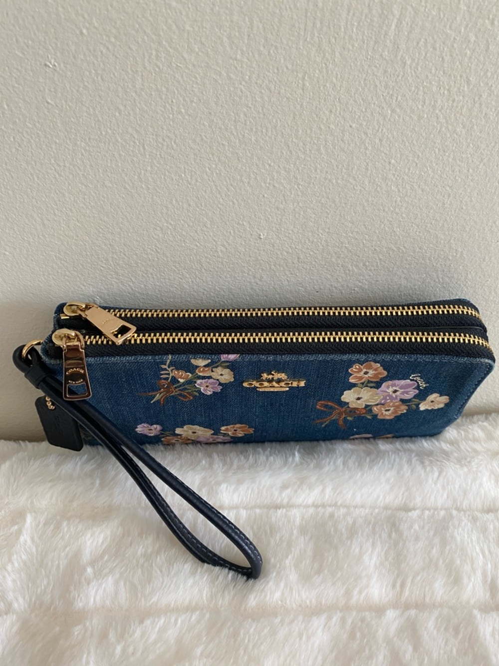 Coach Double Zip Wristlet in Painted Floral Denim - HARD TO FIND - Picture 3 of 16